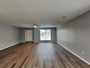 12832 Dove Field Ln in Balch Springs, TX - Foto de edificio - Building Photo