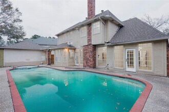 17527 Sandy Cliffs Dr in Houston, TX - Building Photo - Building Photo