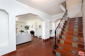 1906 Preuss Rd in Los Angeles, CA - Building Photo - Building Photo