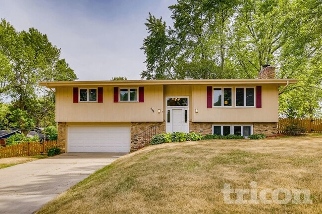 9241 34th Ave N in Minneapolis, MN - Building Photo - Building Photo