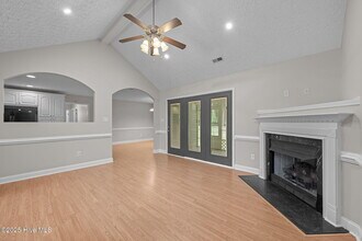 205 Croatan Woods Dr in New Bern, NC - Building Photo - Building Photo