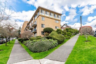 Hamlin Place in Seattle, WA - Foto de edificio - Building Photo
