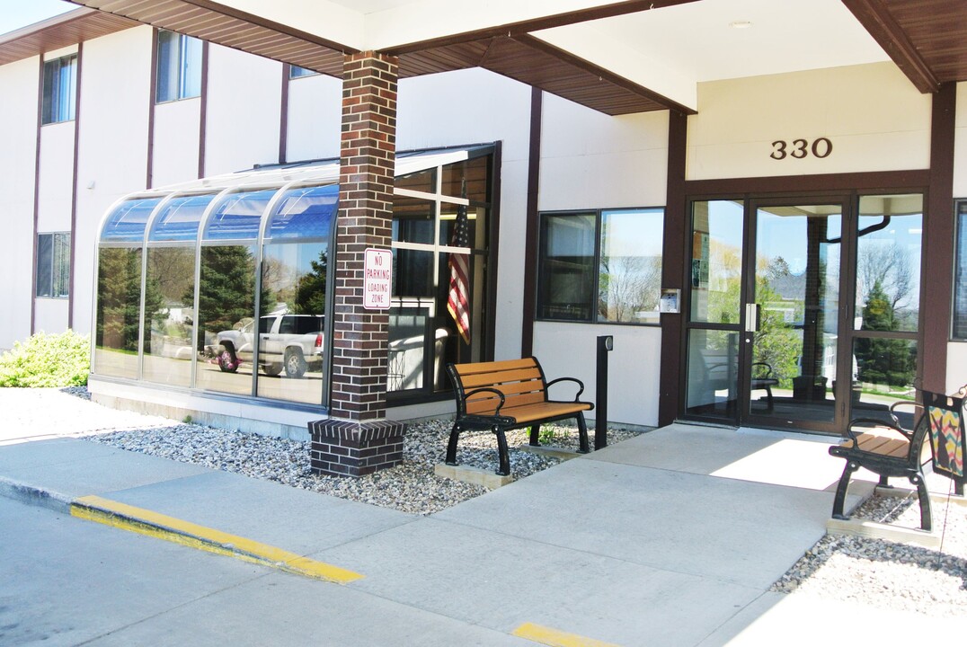 Lincoln Apartments I&II in Pierre, SD - Foto de edificio