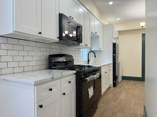 130 Hubinger St in New Haven, CT - Building Photo - Building Photo