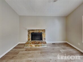 172 N White Pines Dr in Dallas, GA - Building Photo - Building Photo