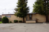 Skylark Mobilehome Park in West Sacramento, CA - Building Photo - Building Photo