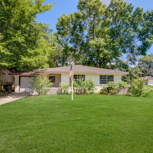 3419 Avenue B in Nederland, TX - Building Photo