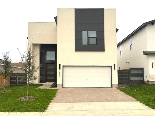 1007 amezquita in Laredo, TX - Building Photo - Building Photo