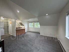 2323 E 68th Ave in Anchorage, AK - Building Photo