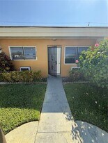 1845 Pembroke Rd in Hollywood, FL - Building Photo