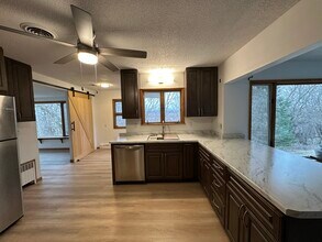 539 Capitol Dr, Unit A in St. Peter, MN - Foto de edificio - Building Photo