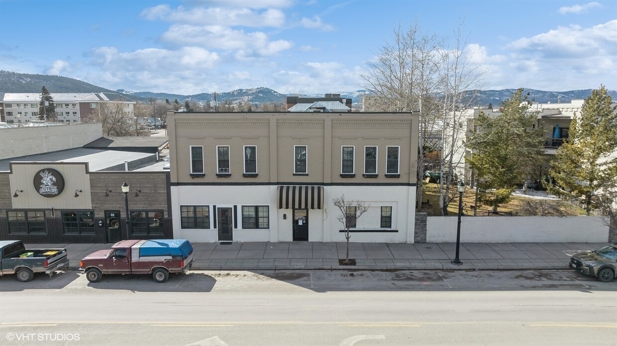 24 1st Ave W in Kalispell, MT - Building Photo