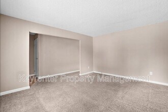 15593 Fox Plains Dr in Florissant, MO - Building Photo - Building Photo