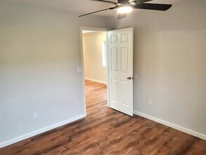 909 Harmony Ave in New Brighton, PA - Building Photo - Building Photo