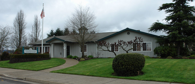 101 Village Dr in Cottage Grove, OR - Building Photo - Building Photo