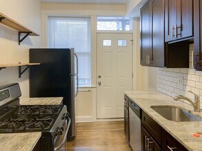 850 W Cornelia Ave, Unit 3S in Chicago, IL - Building Photo - Building Photo