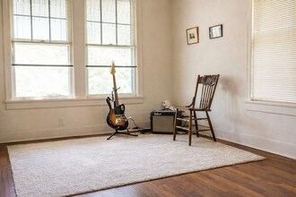 1103 W 22nd St in Austin, TX - Foto de edificio - Building Photo