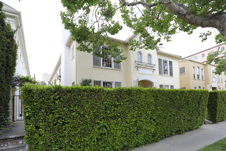 153 S Maple Dr in Beverly Hills, CA - Building Photo - Building Photo