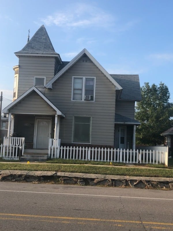 property at 114 E 10th St