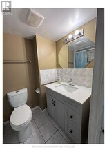 16 Meadow Bush Ct in Brampton, ON - Building Photo - Building Photo