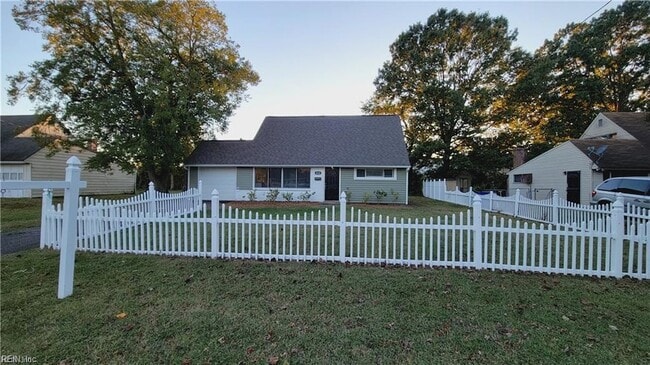 6525 Clemson Ave in Norfolk, VA - Foto de edificio - Building Photo