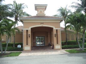 2447 Laurentina Ln in Cape Coral, FL - Building Photo