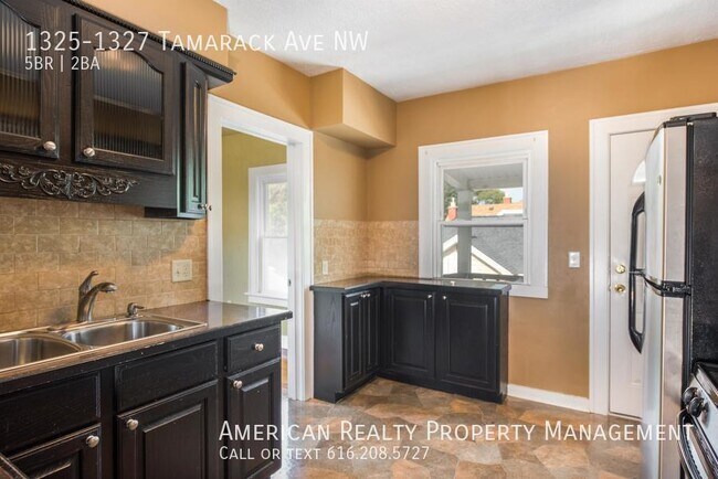 1325 Tamarack Ave NW in Grand Rapids, MI - Building Photo - Building Photo
