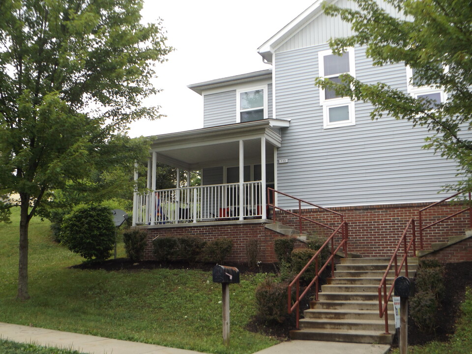 Centennial Place in Farrell, PA - Building Photo