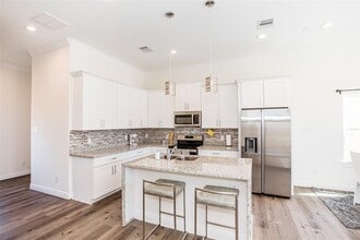 5205 Bataan Rd in Houston, TX - Building Photo - Building Photo