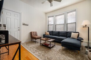 910N N Damen Ave, Unit SI ID1501223P in Chicago, IL - Building Photo