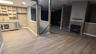 2134 Blackberry Cir, Unit Blackberry Cir in Oxnard, CA - Building Photo