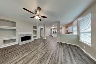 9911 Goldenglade Dr in Houston, TX - Building Photo - Building Photo