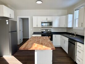 427 Jefferson St, Unit 1 in Red Wing, MN - Building Photo