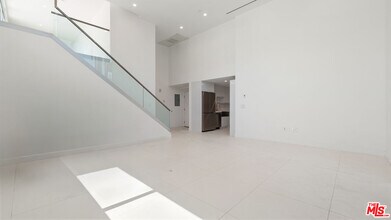 621 Kings Rd in West Hollywood, CA - Building Photo - Building Photo
