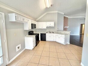 4744 Calgary Cove in Memphis, TN - Foto de edificio - Building Photo