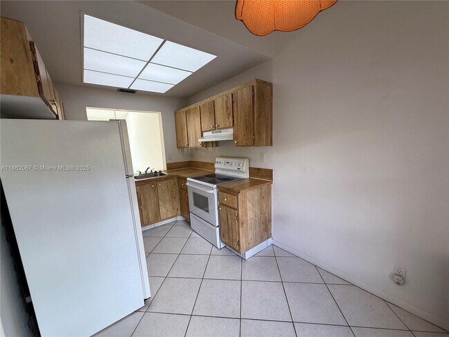 1953 SW 15th St in Deerfield Beach, FL - Building Photo - Building Photo
