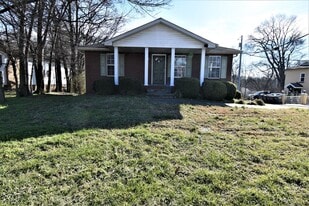 313 S 7th St in Clarksville, TN - Building Photo