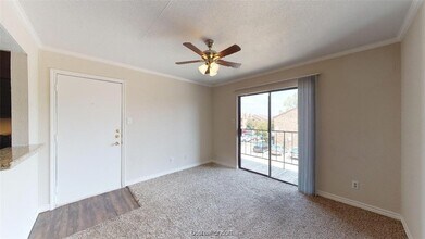 904 University Oaks Blvd, Unit 26 in College Station, TX - Building Photo - Building Photo