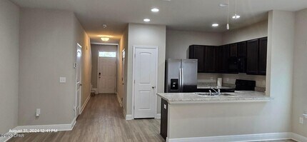 5837 Bay Pl in Panama City, FL - Building Photo - Building Photo