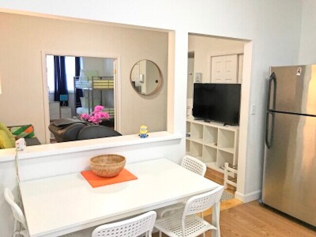 287 Dorchester St, Unit 2 in Boston, MA - Building Photo - Building Photo