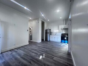 724 37th St in Oakland, CA - Building Photo - Building Photo