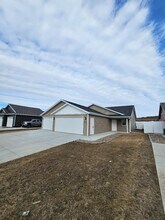 2913 Armstrong St in Bismarck, ND - Building Photo - Building Photo