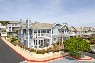 Lantern Bay Villas in Dana Point, CA - Building Photo - Building Photo