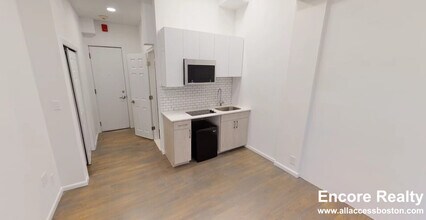 270 Newbury St in Boston, MA - Foto de edificio - Building Photo