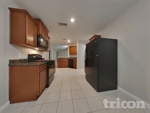 680 Totem Trail Dr in La Marque, TX - Building Photo - Building Photo