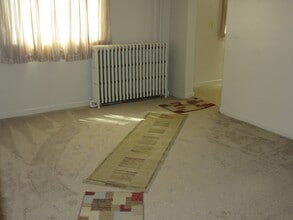 3008 Broad Ave, Unit 2 in Altoona, PA - Foto de edificio - Building Photo