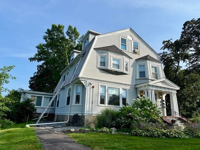 38 Crescent in Franklin, MA - Building Photo - Building Photo