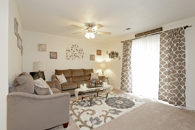 Brookview Apartments in Peoria, IL - Building Photo - Interior Photo