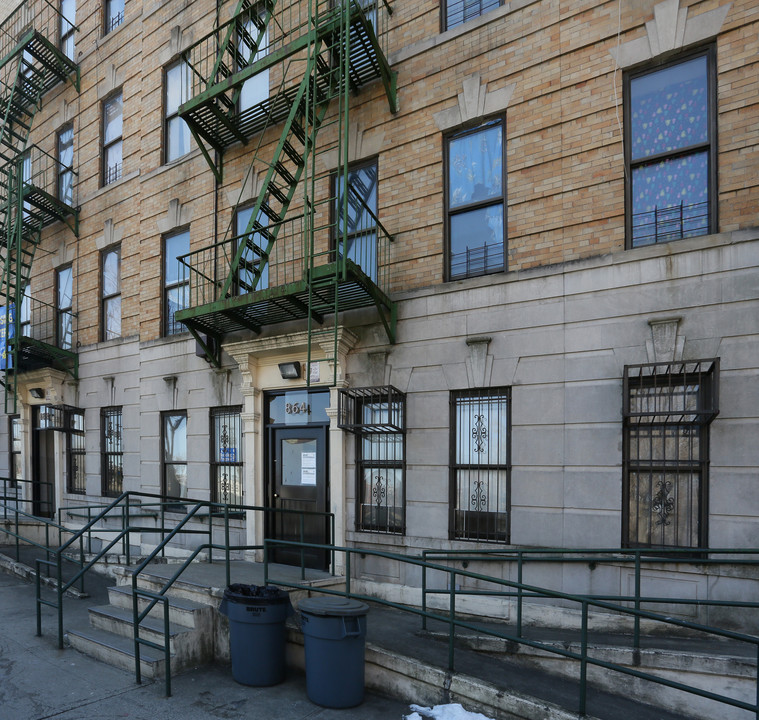 864 Macon St in Brooklyn, NY - Foto de edificio