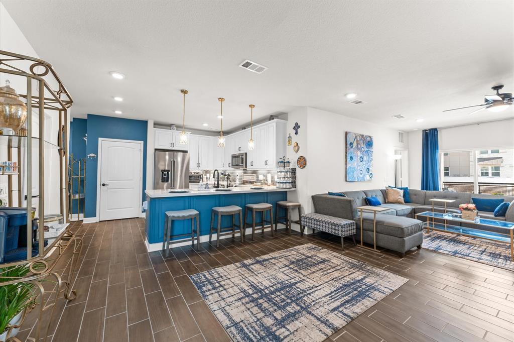 6804 Westview Dr in Houston, TX - Building Photo